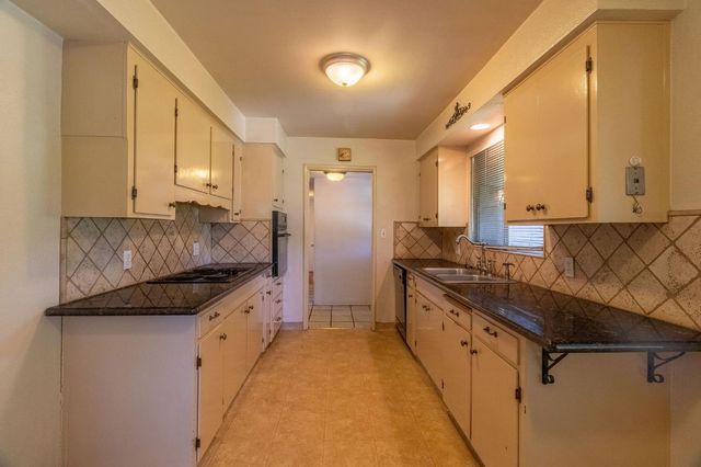 6960 N Pershing Ave, Stockton, CA 95207