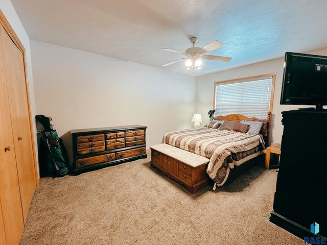 203 S West Ave Avenue, Crooks, SD 57020