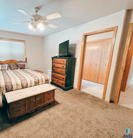 203 S West Ave Avenue, Crooks, SD 57020