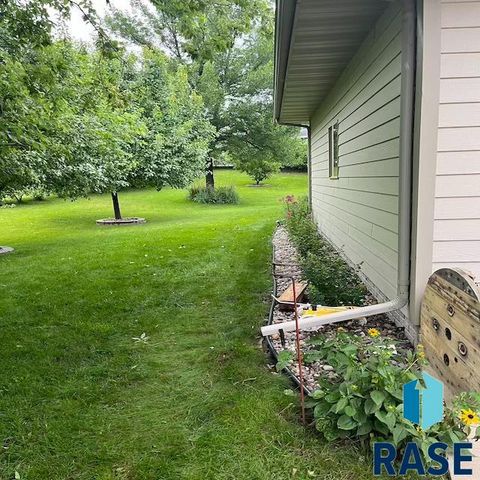 203 S West Ave Avenue, Crooks, SD 57020