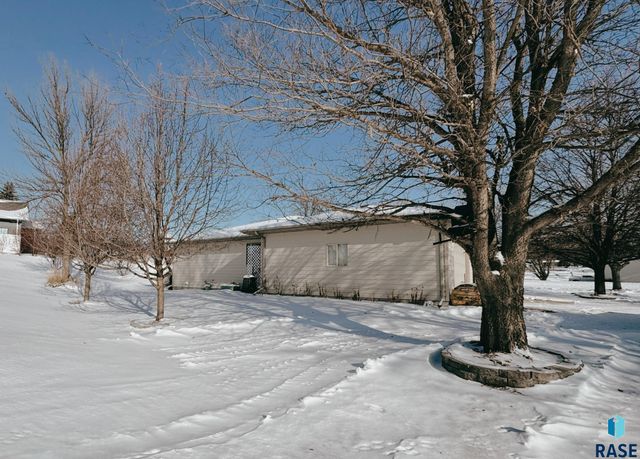 203 S West Ave Avenue, Crooks, SD 57020