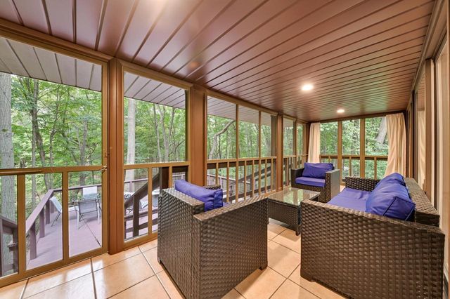 4678 Sonseeahray DRIVE, Hubertus, WI 53033