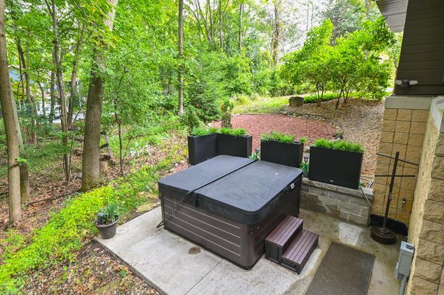 4678 Sonseeahray DRIVE, Hubertus, WI 53033