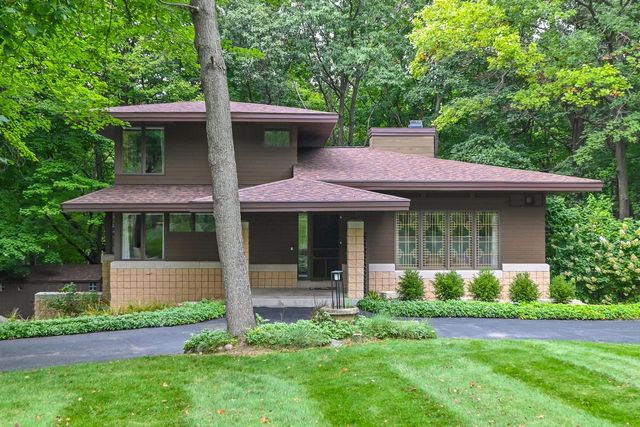 4678 Sonseeahray DRIVE, Hubertus, WI 53033