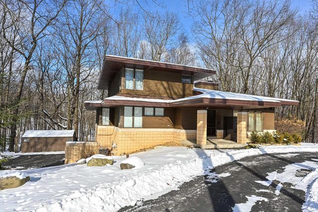 4678 Sonseeahray DRIVE, Hubertus, WI 53033