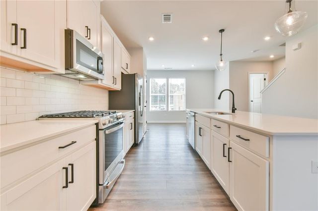 2282 Whistler Way NE, Lawrenceville, GA 30043