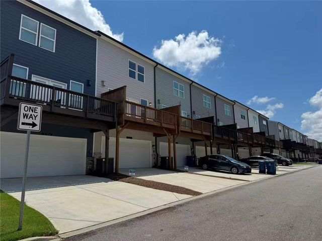 2282 Whistler Way NE, Lawrenceville, GA 30043