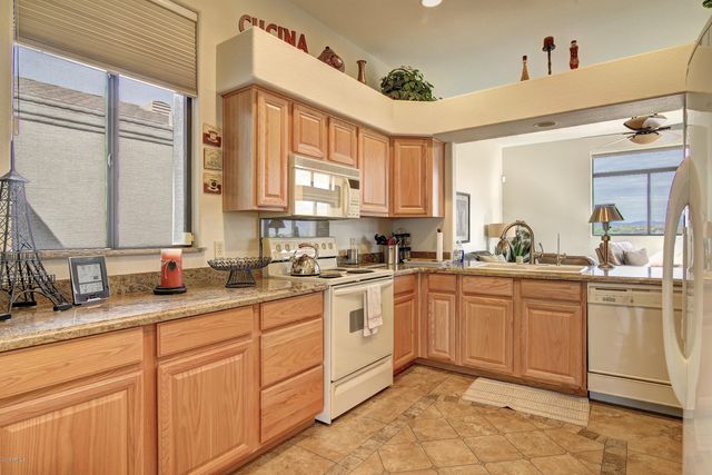 13606 N CAMBRIA Drive 208, Fountain Hills, AZ 85268