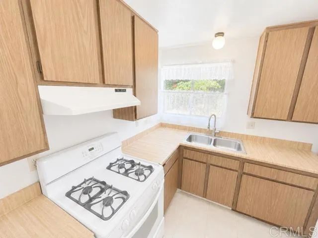 1527 Temple Heights Dr., Oceanside, CA 92056