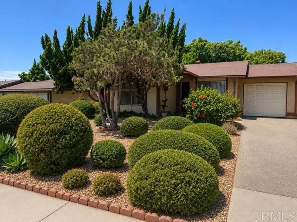 1527 Temple Heights Dr., Oceanside, CA 92056