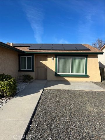 2302 El Grande, Hemet, CA 92545