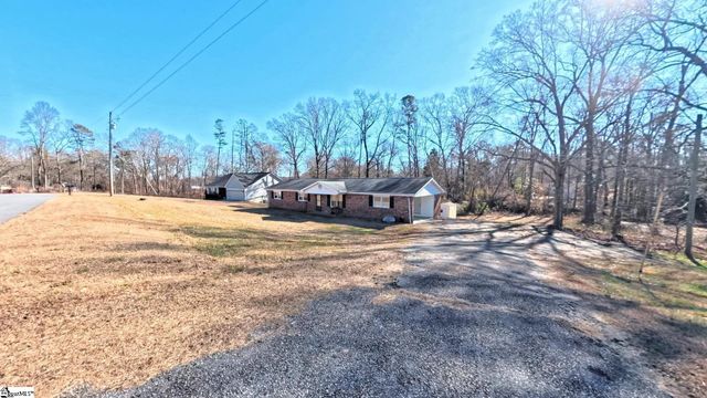 1202 Brookwood Drive, Boiling Springs, SC 29316