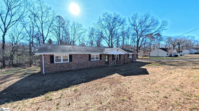 1202 Brookwood Drive, Boiling Springs, SC 29316
