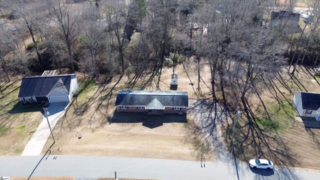 1202 Brookwood Drive, Boiling Springs, SC 29316