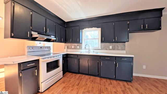 1202 Brookwood Drive, Boiling Springs, SC 29316