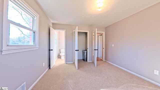 1202 Brookwood Drive, Boiling Springs, SC 29316