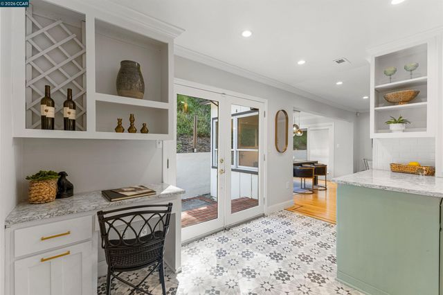 3575 Springhill Rd, Lafayette, CA 94549