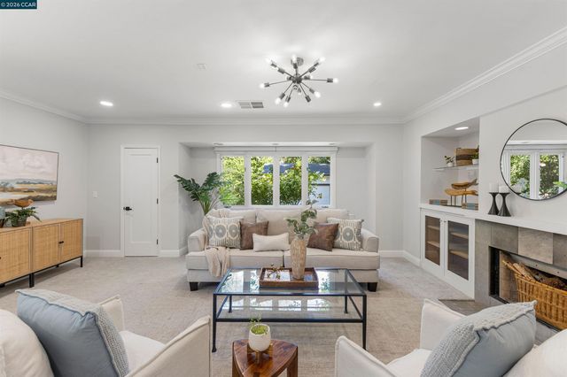 3575 Springhill Rd, Lafayette, CA 94549