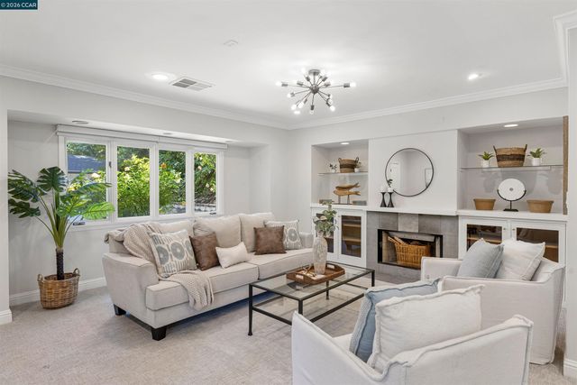 3575 Springhill Rd, Lafayette, CA 94549