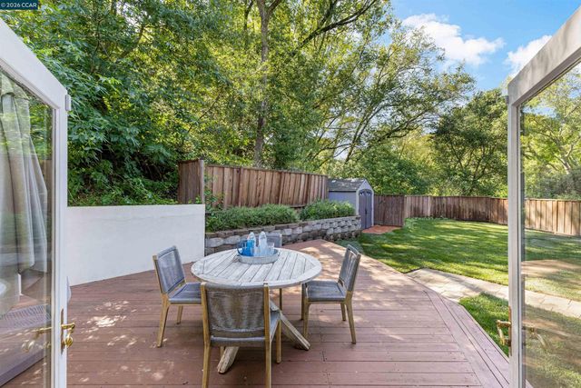 3575 Springhill Rd, Lafayette, CA 94549
