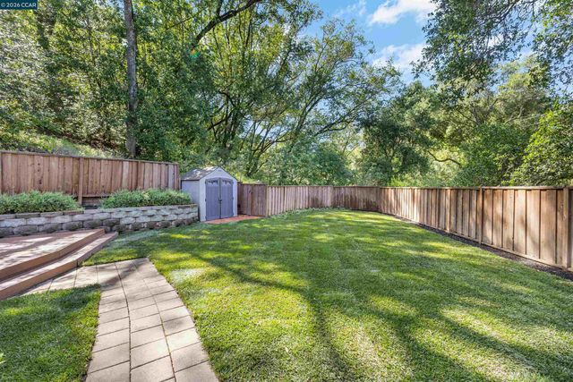 3575 Springhill Rd, Lafayette, CA 94549