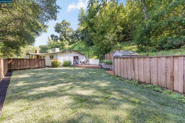 3575 Springhill Rd, Lafayette, CA 94549
