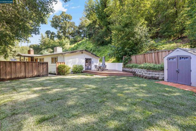 3575 Springhill Rd, Lafayette, CA 94549