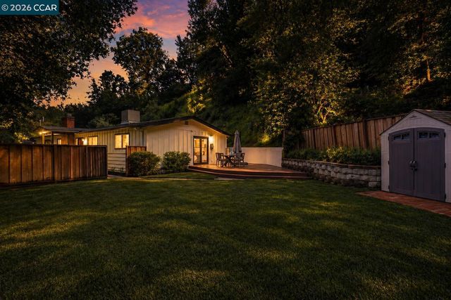 3575 Springhill Rd, Lafayette, CA 94549
