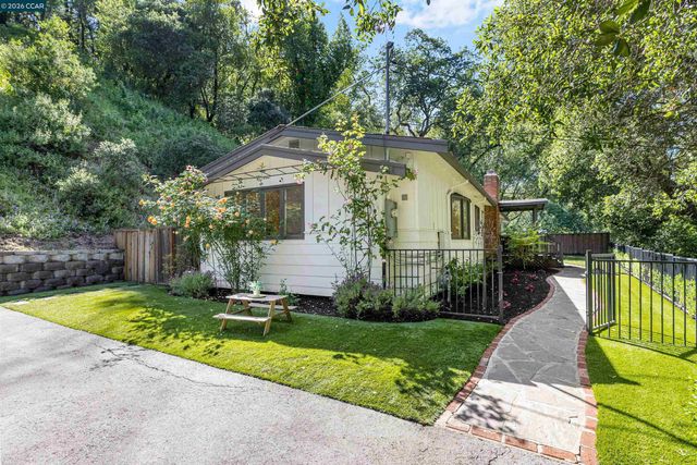 3575 Springhill Rd, Lafayette, CA 94549