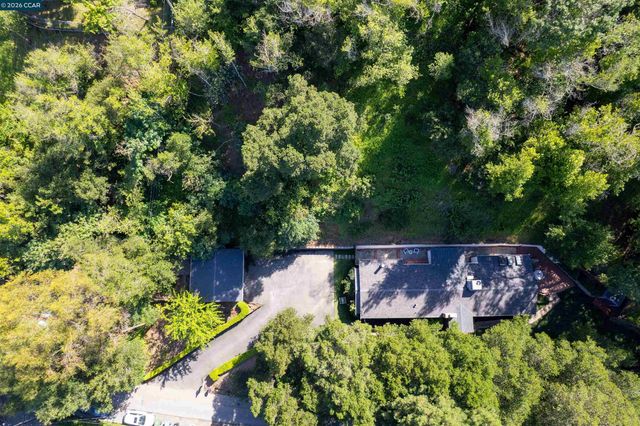 3575 Springhill Rd, Lafayette, CA 94549