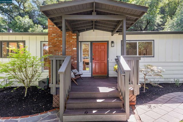 3575 Springhill Rd, Lafayette, CA 94549