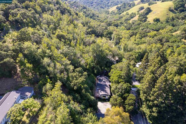 3575 Springhill Rd, Lafayette, CA 94549