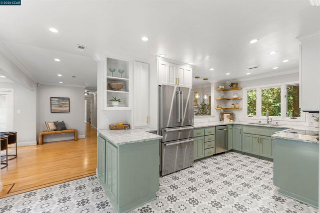 3575 Springhill Rd, Lafayette, CA 94549