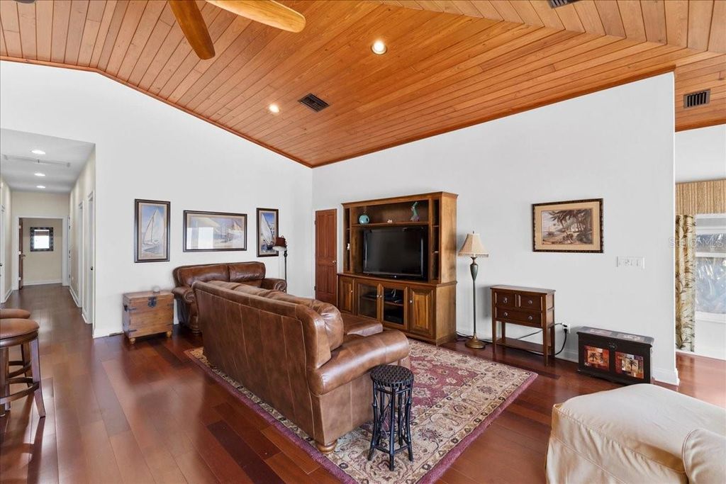 Image 15 of property listing at 5609 S ATLANTIC AVENUE, New Smyrna Beach, FL 32169