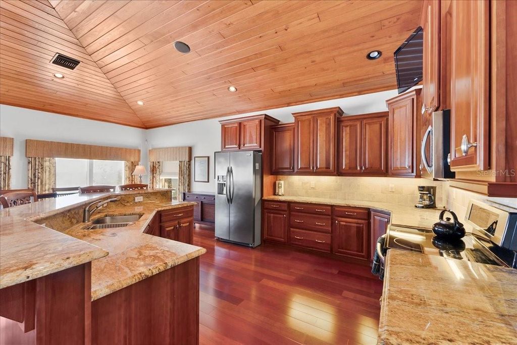 Image 16 of property listing at 5609 S ATLANTIC AVENUE, New Smyrna Beach, FL 32169
