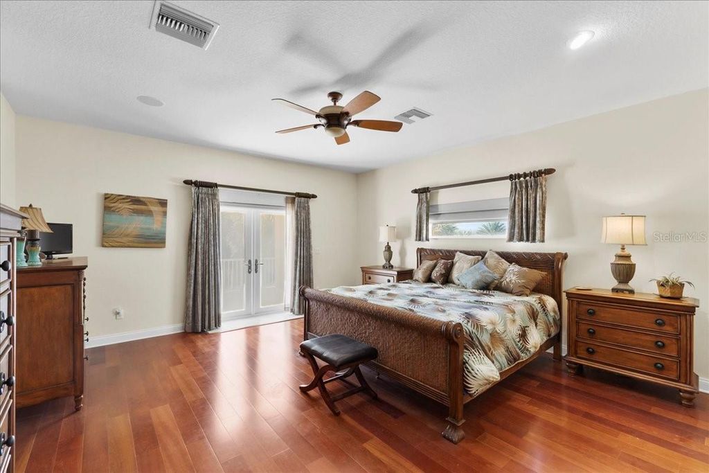 Image 21 of property listing at 5609 S ATLANTIC AVENUE, New Smyrna Beach, FL 32169