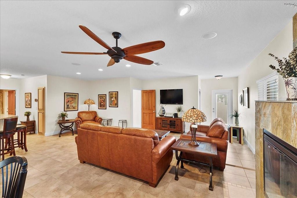 Image 29 of property listing at 5609 S ATLANTIC AVENUE, New Smyrna Beach, FL 32169