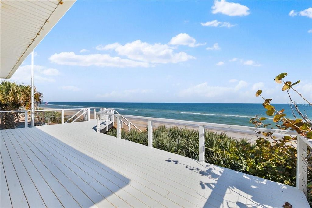 Image 4 of property listing at 5609 S ATLANTIC AVENUE, New Smyrna Beach, FL 32169