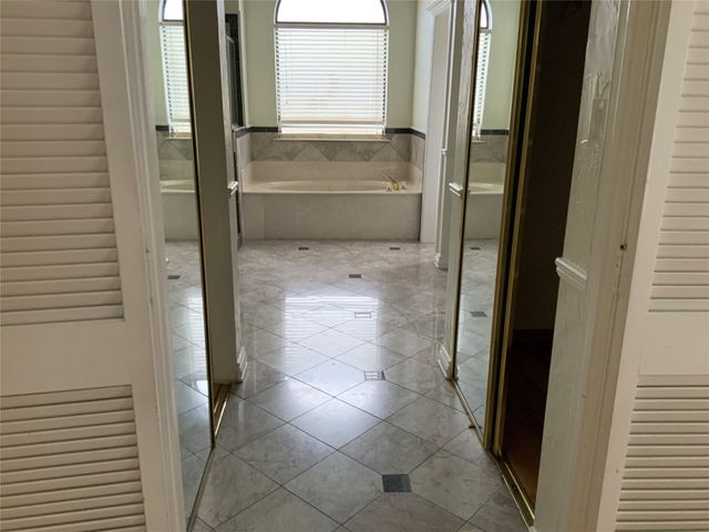 404 Saddle Head Drive, Desoto, TX 75115