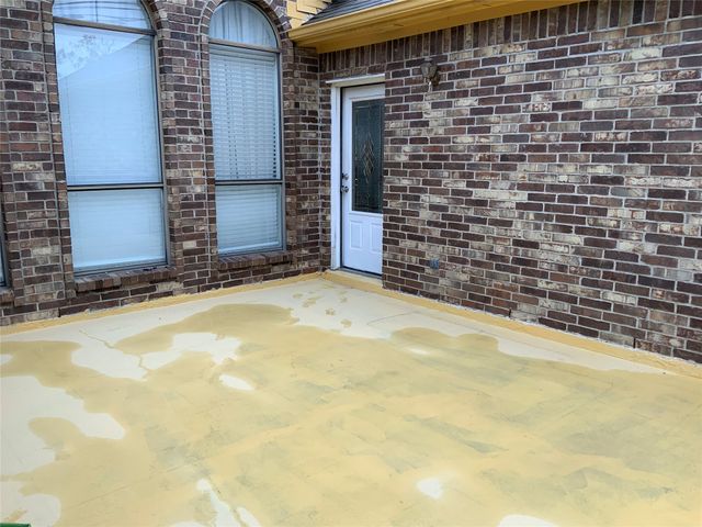 404 Saddle Head Drive, Desoto, TX 75115