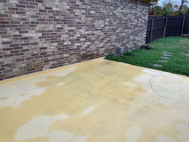 404 Saddle Head Drive, Desoto, TX 75115