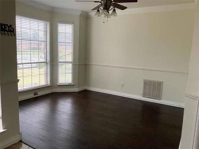 404 Saddle Head Drive, Desoto, TX 75115