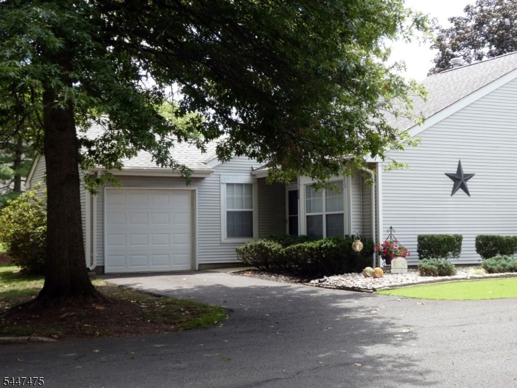 124 Winchester Way, Franklin Twp., NJ 08873 — photo 2