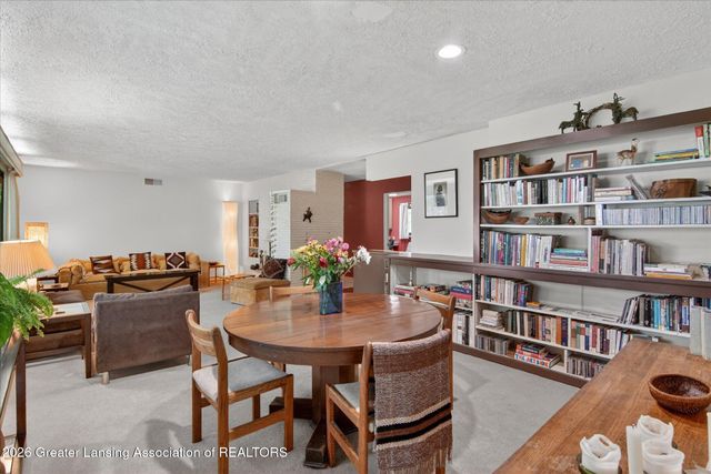 825 Oakwood Drive, East Lansing, MI 48823