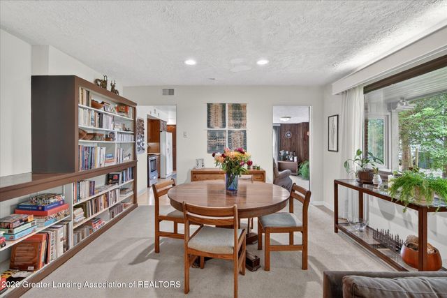 825 Oakwood Drive, East Lansing, MI 48823