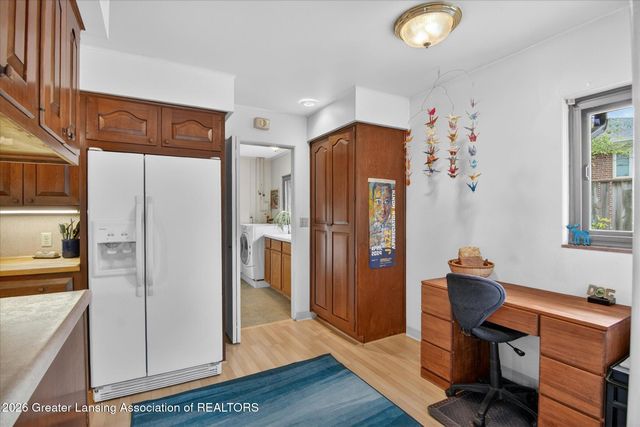 825 Oakwood Drive, East Lansing, MI 48823