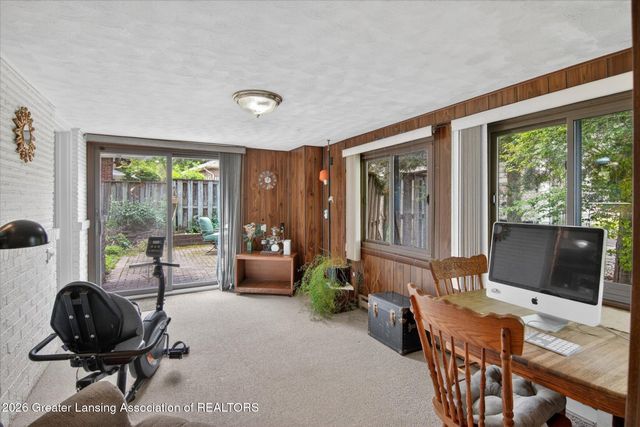 825 Oakwood Drive, East Lansing, MI 48823