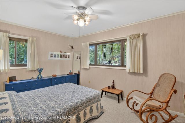 825 Oakwood Drive, East Lansing, MI 48823