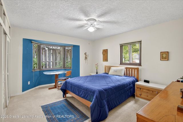825 Oakwood Drive, East Lansing, MI 48823