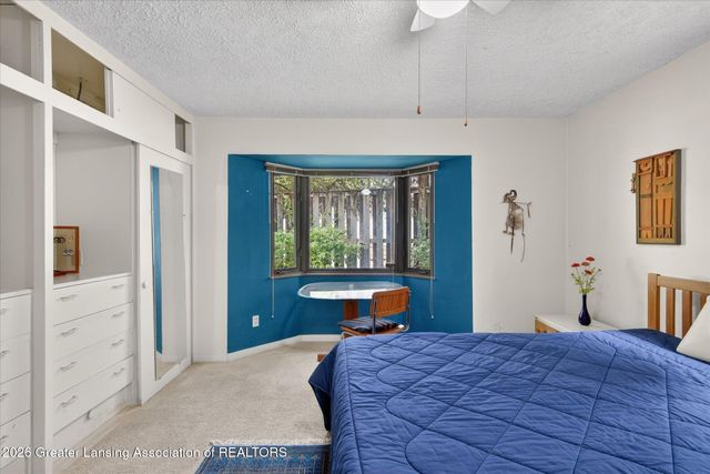 825 Oakwood Drive, East Lansing, MI 48823